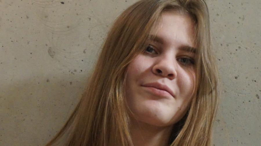 Mal schüchtern und mal sooo HOT, sieh selbst