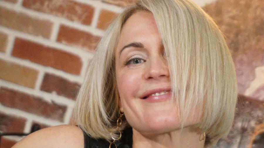 Verführerisch mit Nylons, kannst du mir widerstehen?