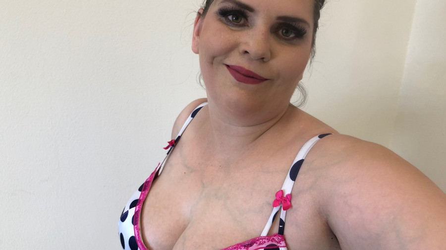 Ich liebe jedes Pfund an mir