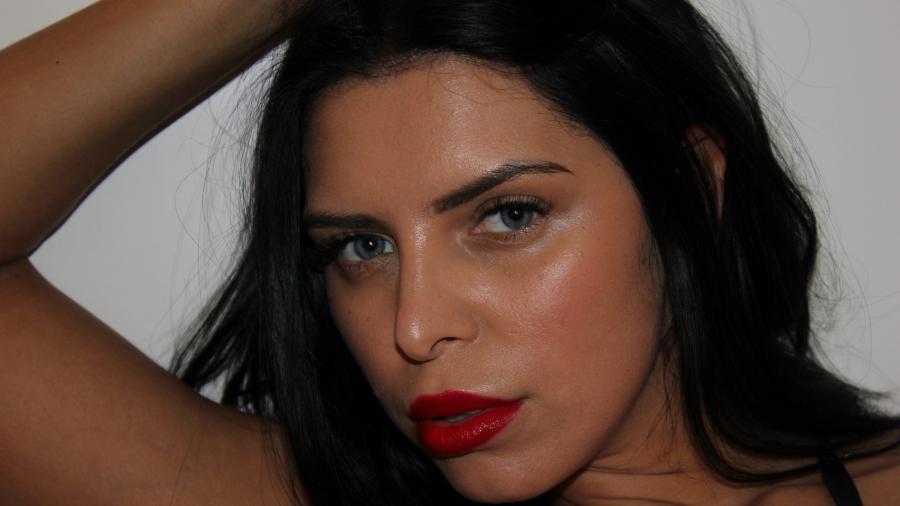 Echte Frauen brauchen lange Beine und heisse Kurven