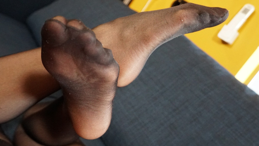 Beine in Nylon gehüllt