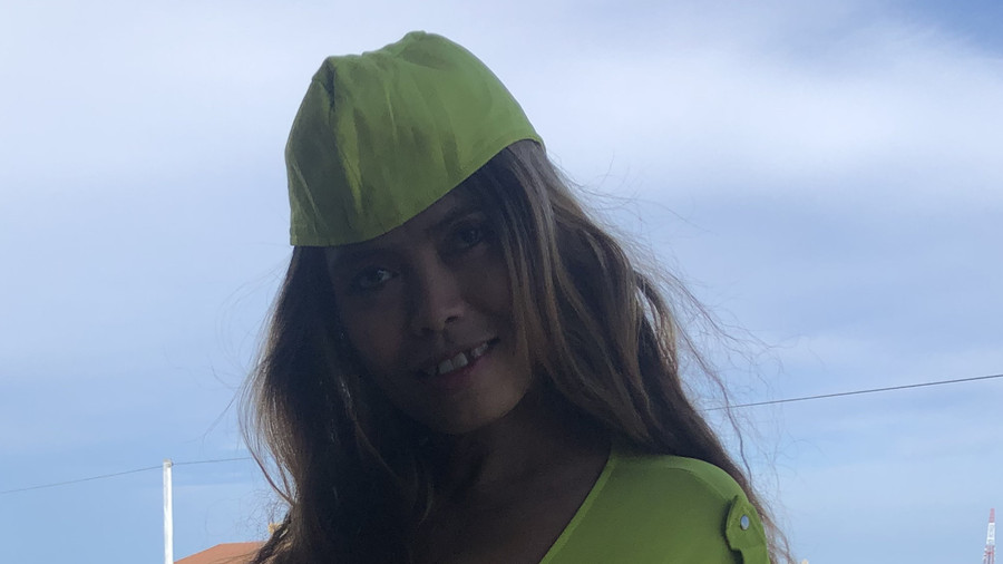 Die g***e Stewardess