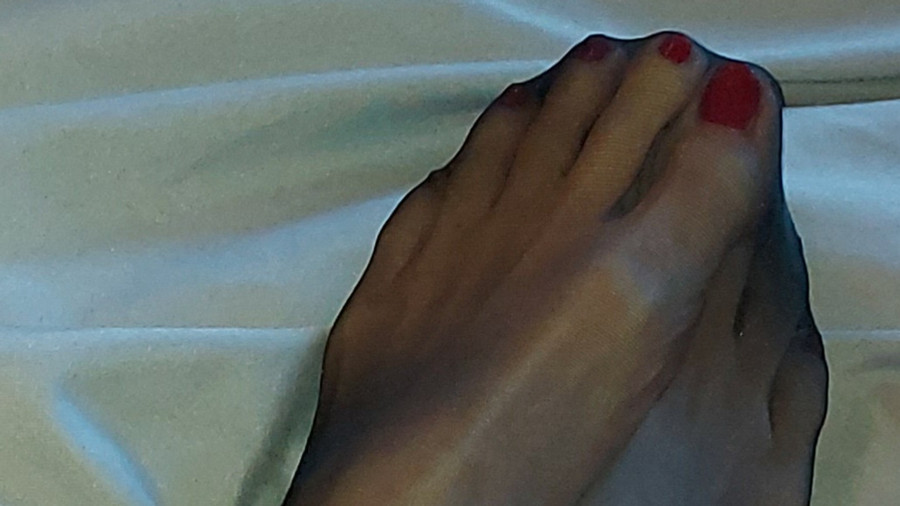 Meine Füsse und Beine in schwarzen Nylons 1