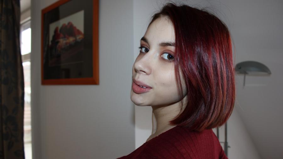 Wenn du ganz brav bist, ziehe ich mich langsam aus für dich