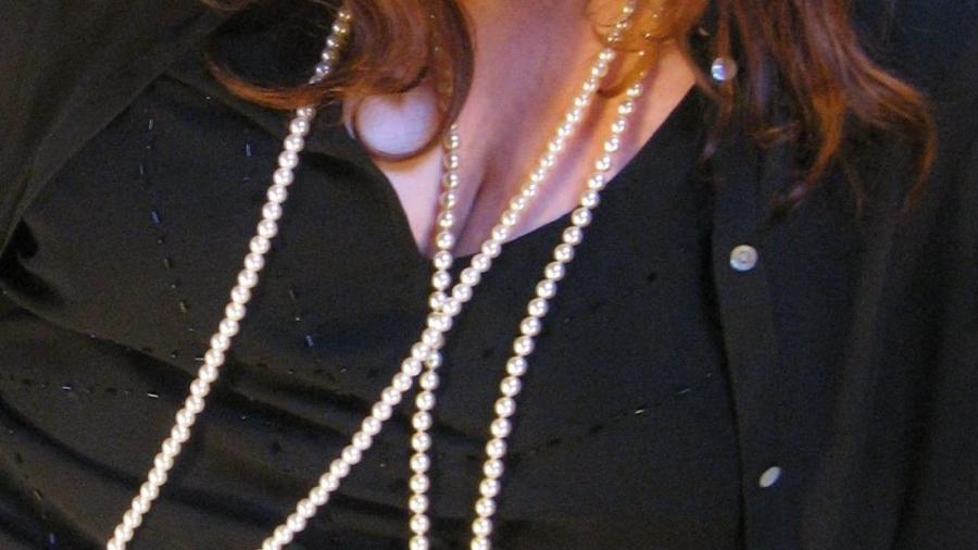 Perlenkette, Unterwäsche, große B***te