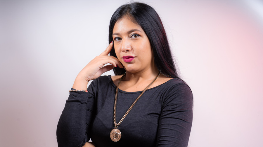 Ich bin die g***e Cecile.