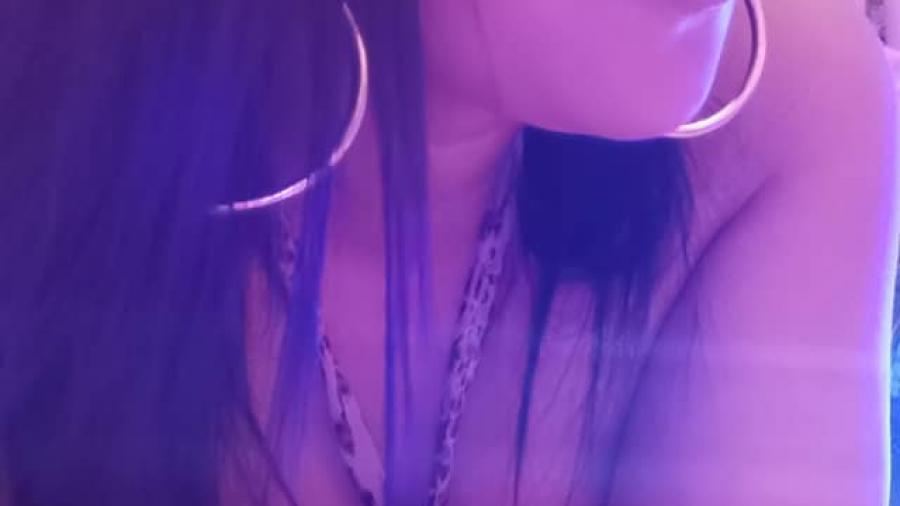 Sexy Latina-Mädchen im Bikini