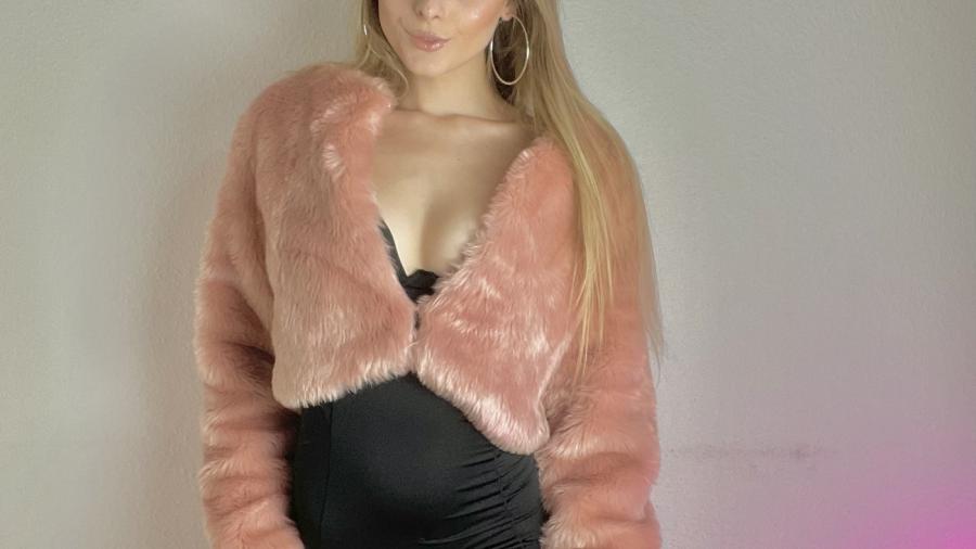 G***e Fell Jacke mit Sexy Abendkleid