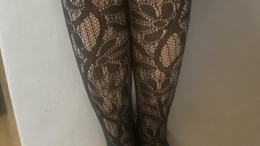 Beine, ges****zte Beine , kleinrü b***te