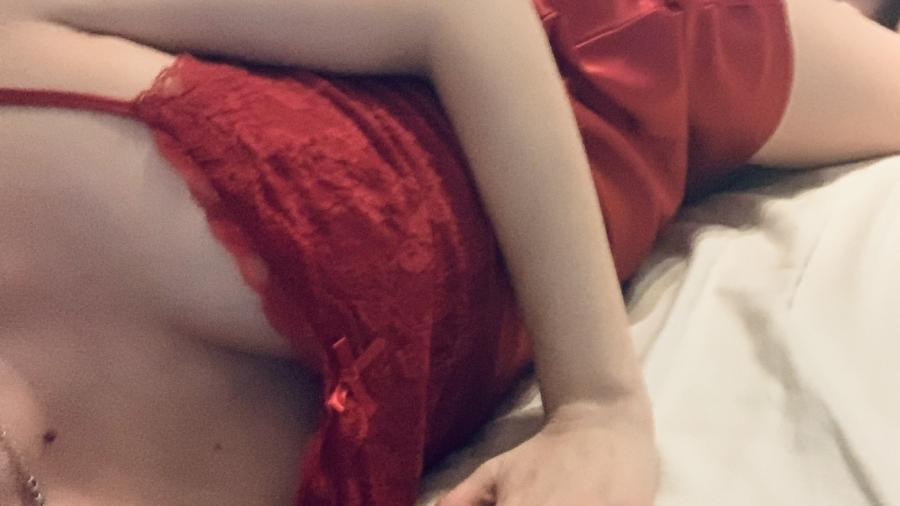 Tattoos, nackte Haut, Dessoukleidchen