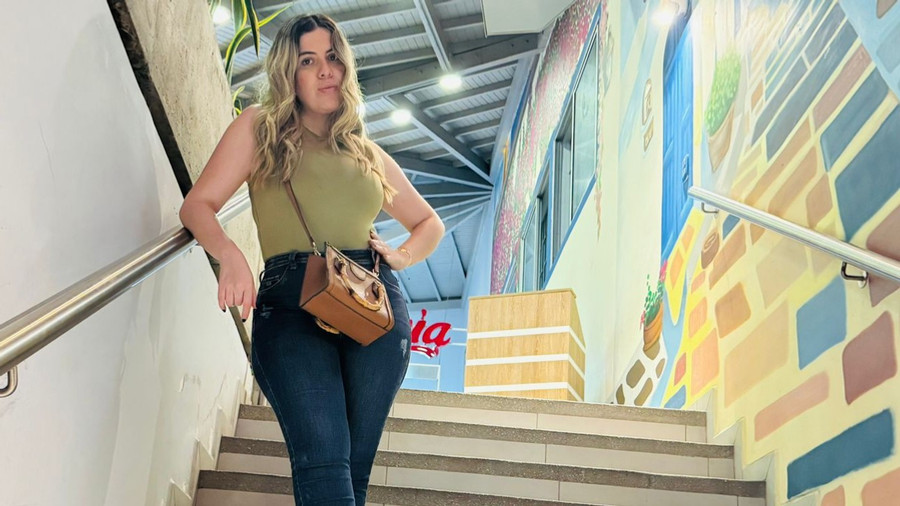 Hallo in einem Restaurant zu Fuß