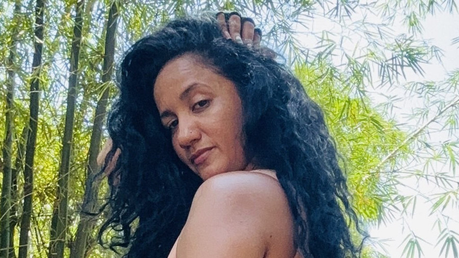 Hallo, ich bin nach langer Abwesenheit zurück.