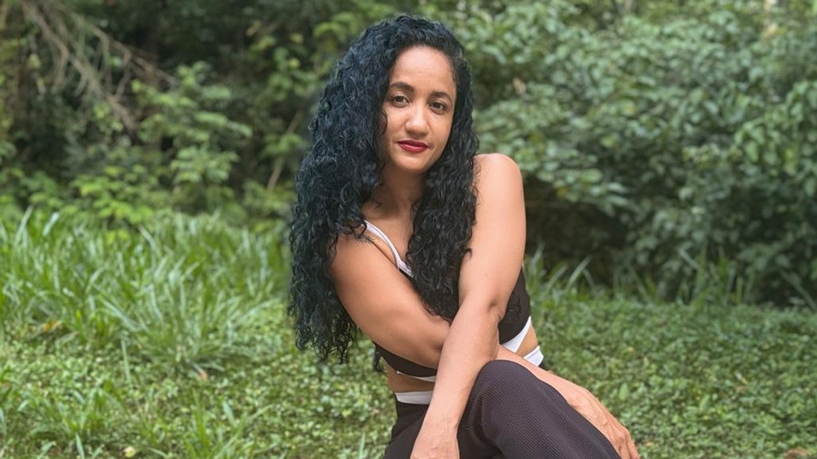 im Wald spazieren gehen