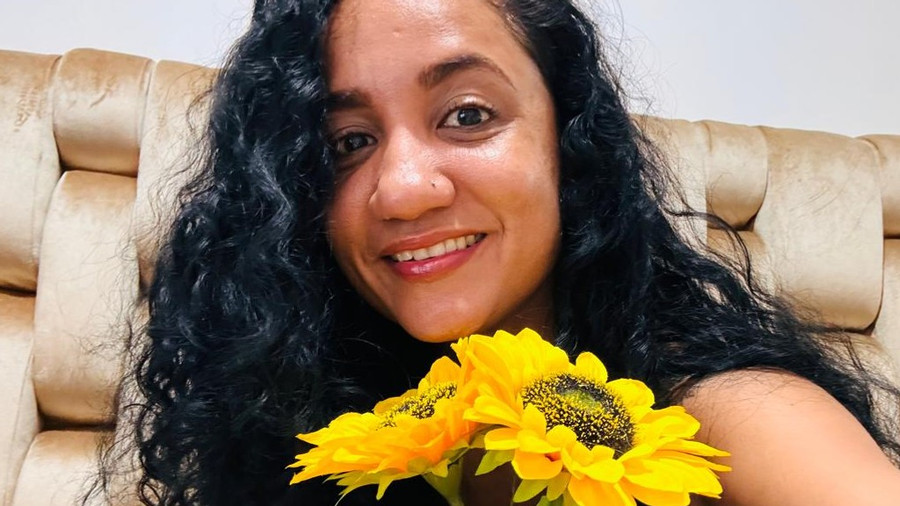 mit meinem blauen Hemd und meiner Jeans