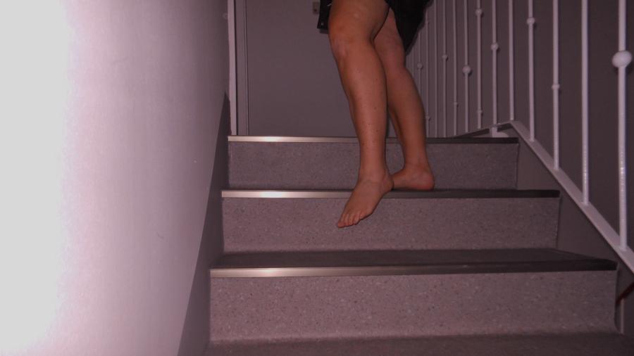 Nur im Mantel und nichts darunter