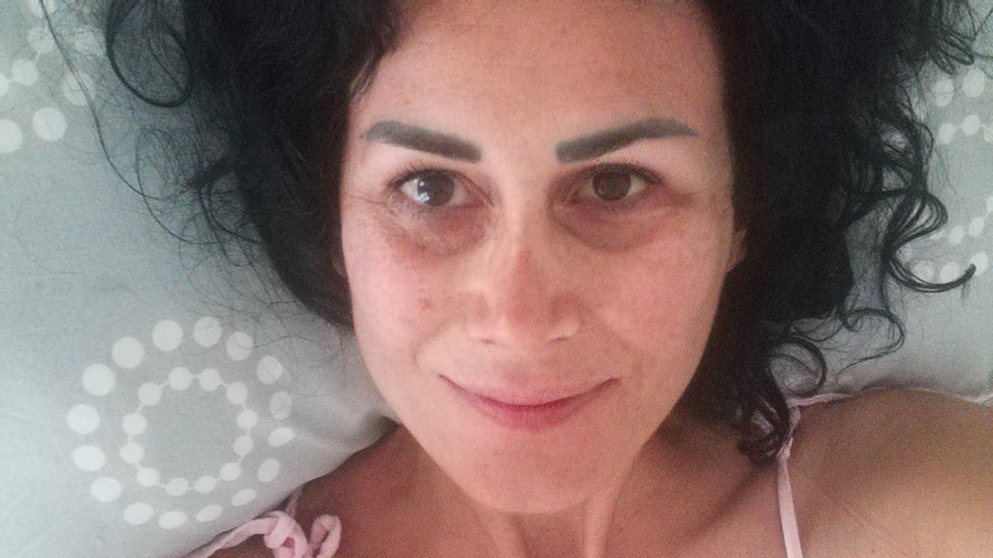 Ich bin frei in meinem Bett. Und du?