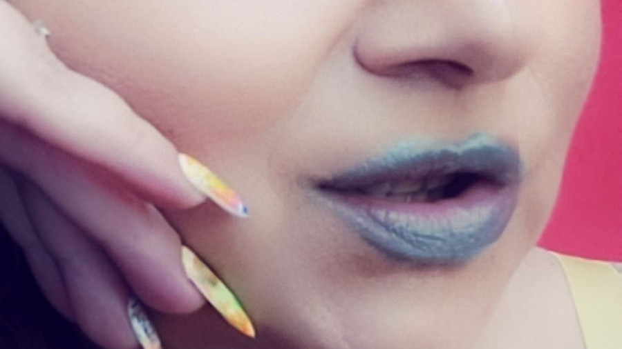 lisa mit riesigen B***ten