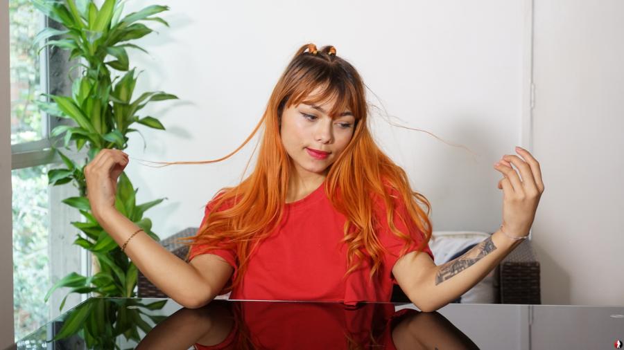 Auf dem Schreibtisch!!