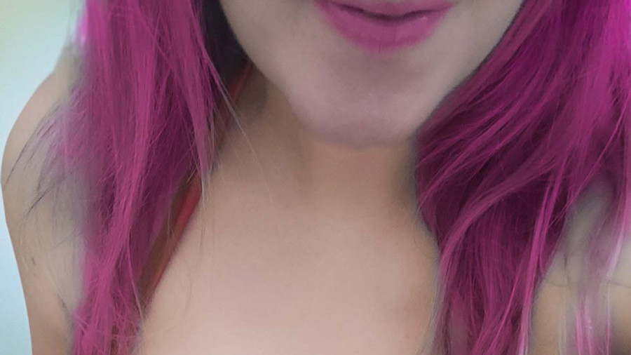 G***e M***hi unter heiß roten Dessous