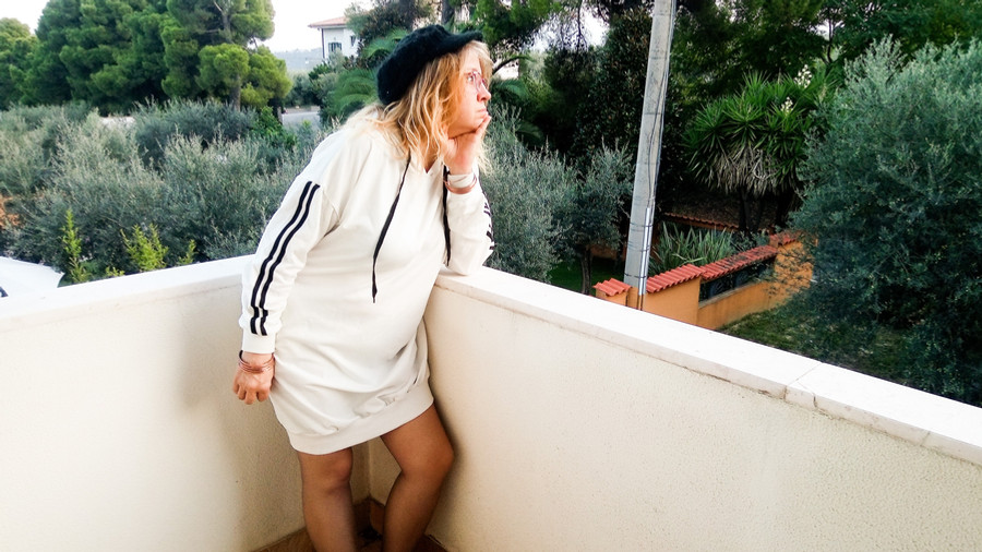 Urlaubserinnerungen.. magst du meine Nylons? Höschenfrei?