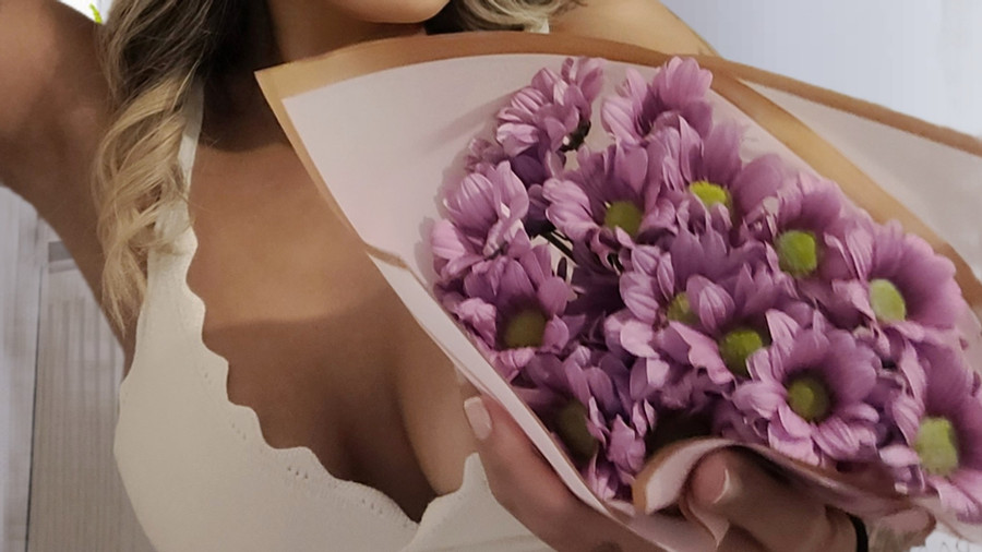 Willst du mir Blumen kaufen?