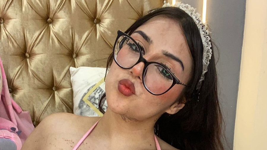 Dein treues, g***es Dienstmädchen, ich liebe es