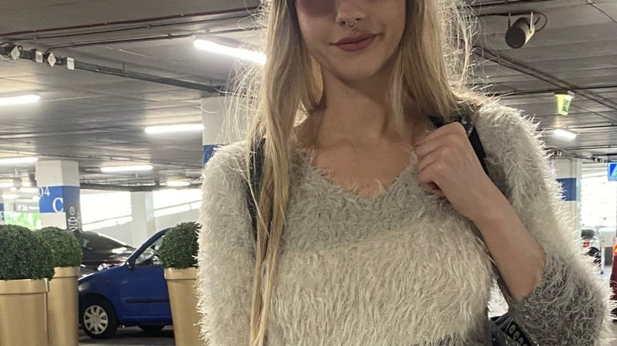 Unterwegs und immer sehr knapp bekleidet,