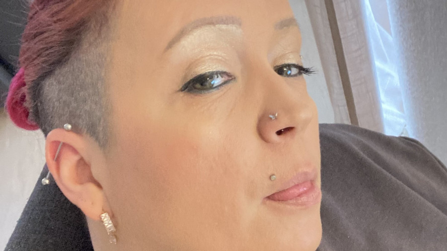 Komm schau meine Bilder an du g***er H****t