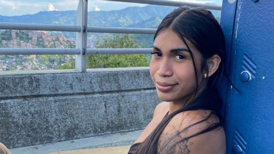 Eine Frau mit einem g***en P***s, da bin ich Stolz drauf !