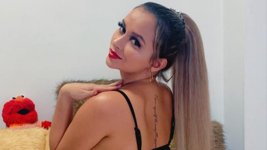 Sexy Posen, g***e Outfits