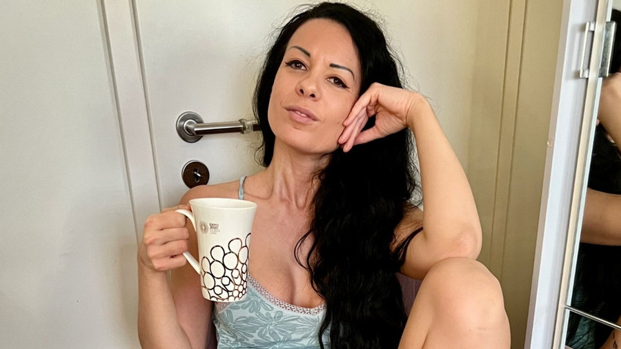 Früh am Morgen, der erste Kaffee am Tag