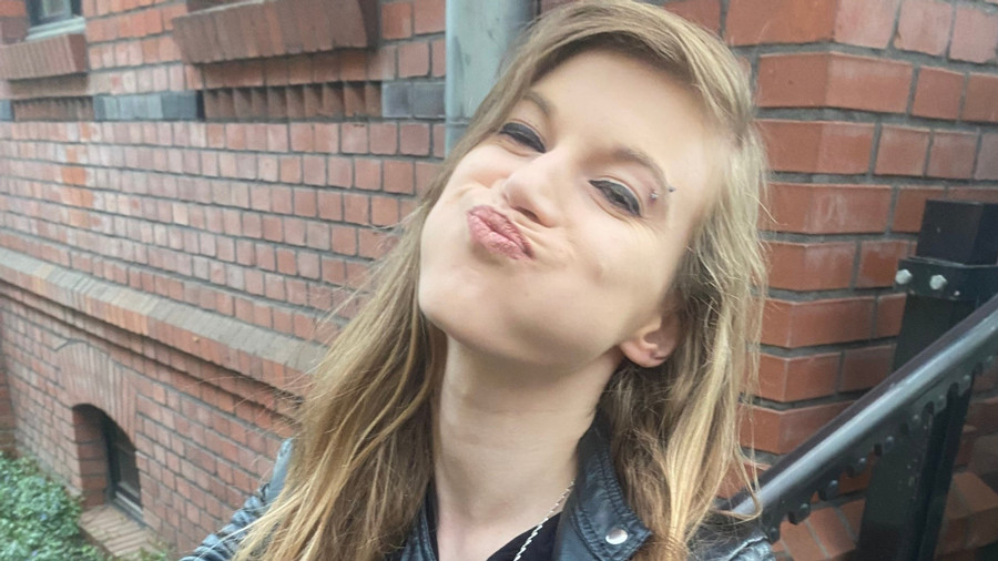 Ich bin eine kleine Rockerbraut