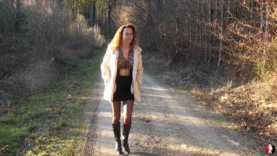 Unbekannten S*****z im Wald geb**sen - A**L geil