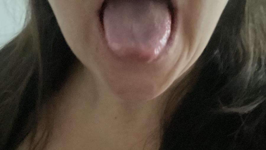 Willst du meine großen B***te b***men?