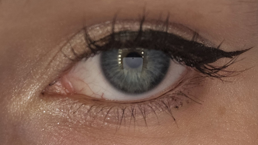 Was würdest du machen, wenn ich dich so anschauen würde?