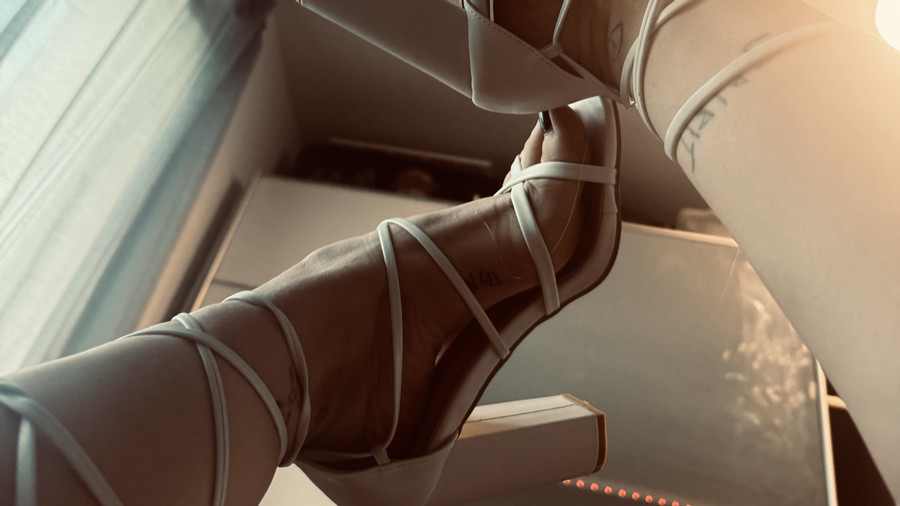 Schau dir meine Füße an