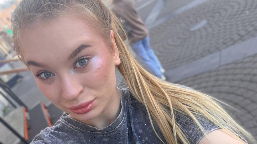 Magst du Frauen mit langen Haaren oder Pferdes*****z ??