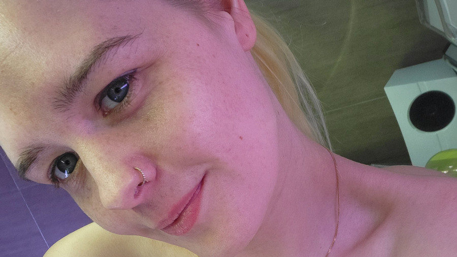 Sonnenbank schön die b***te bräunen