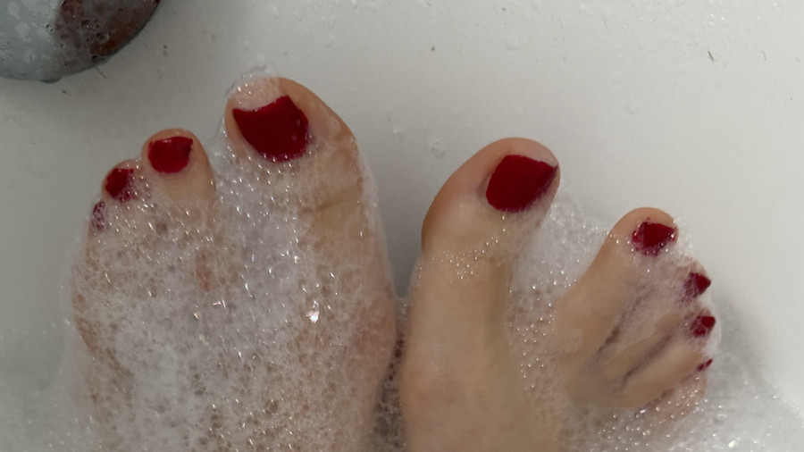 Scharfe Füßchen der Wanne