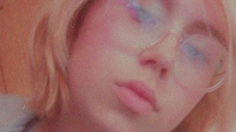 Neue Haare, neuer BH, neue Piercings