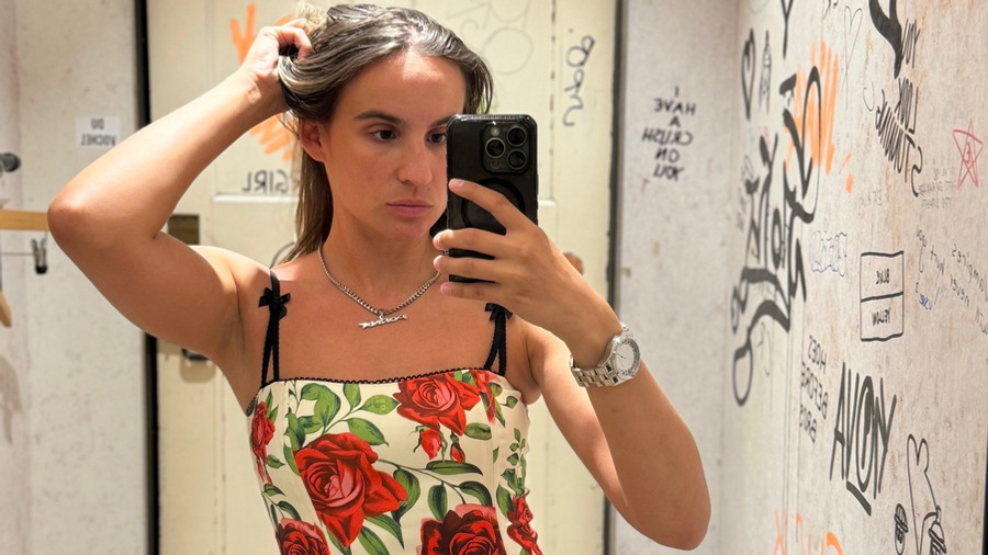 Verschiedene Outfits.