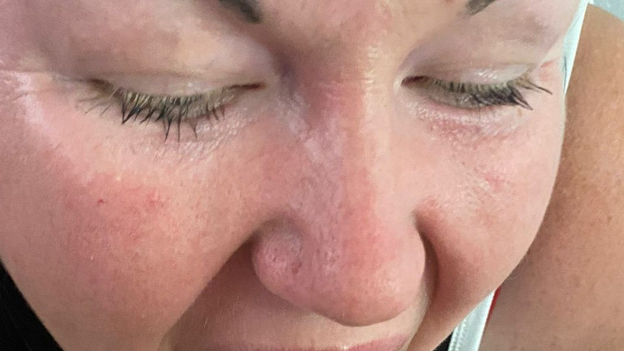 h***y boss tail in mouth