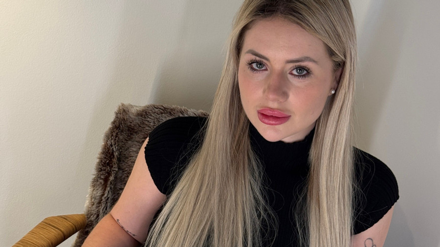 Mein Rock rutsch immer weiter nach oben.