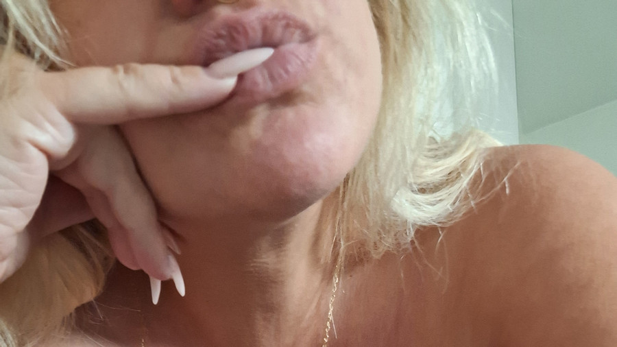 Komplett nackt curvy