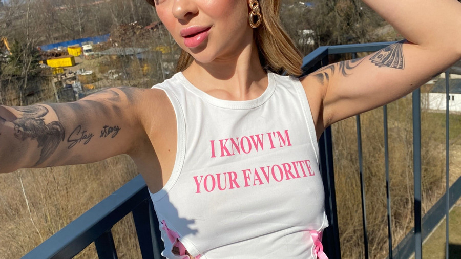 Hold my pugs to the wind