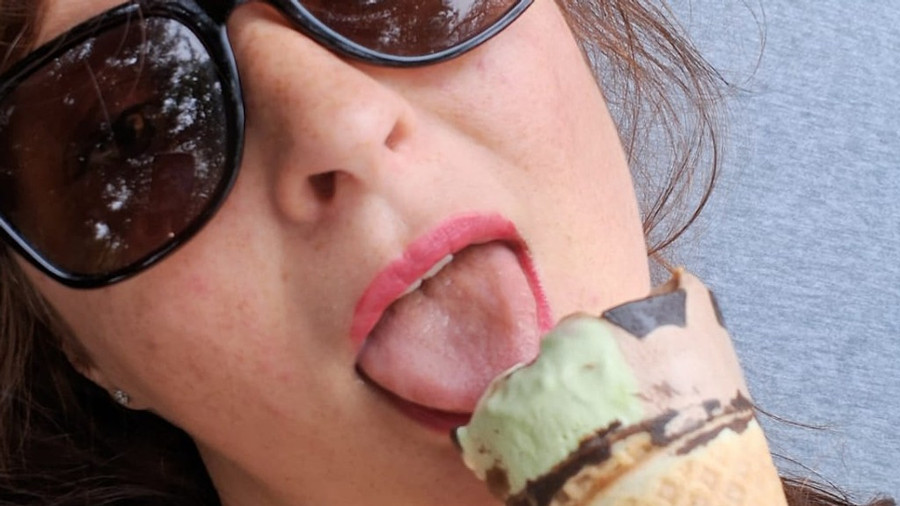 Meine Zunge will heute spielen. Was meinst du? ...s*****ken...