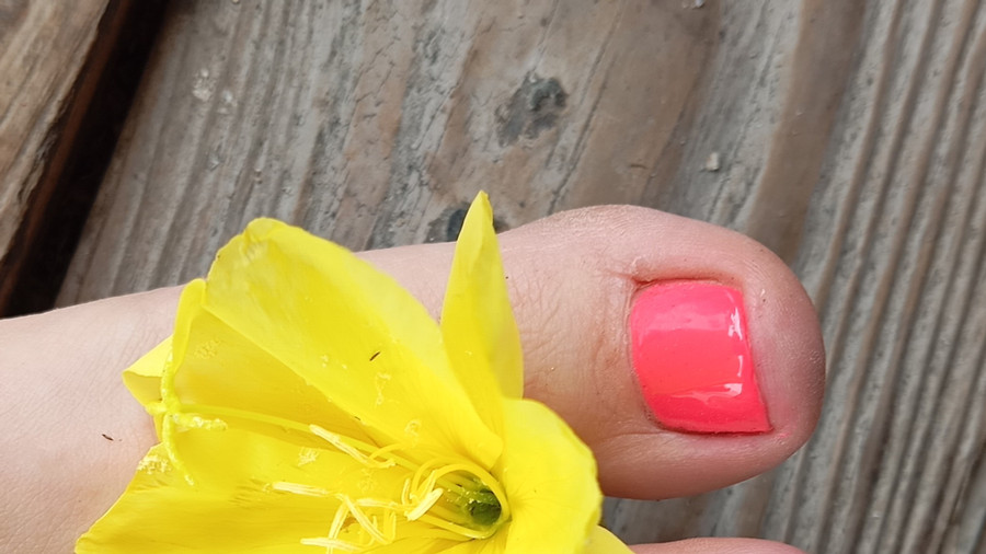 Frisch lackierte Nägel