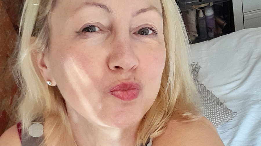 Hier und da, blitz mal ein Höschen..