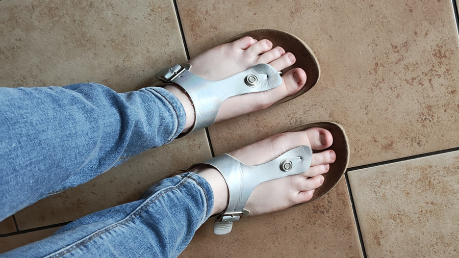 Tritt näher meine Füße warten schon