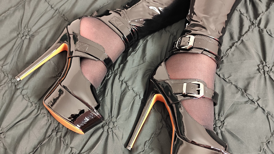 Meine HighHeels auf deinem besten Stück